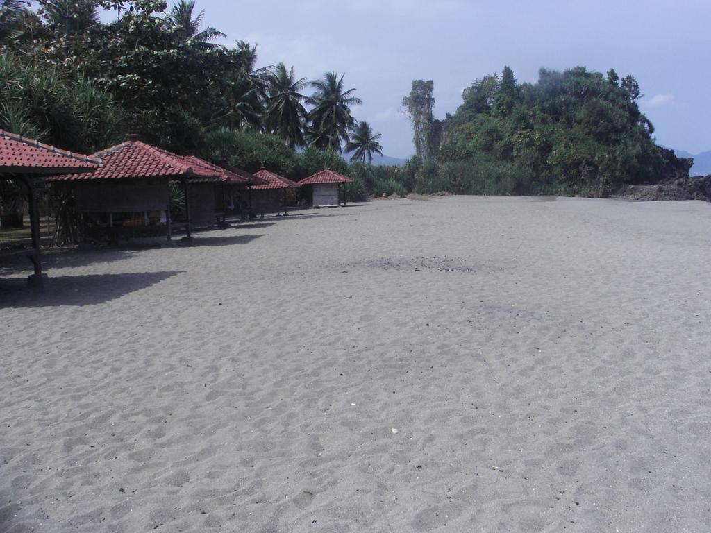 Ocean Queen Resort Cisolok Ngoại thất bức ảnh