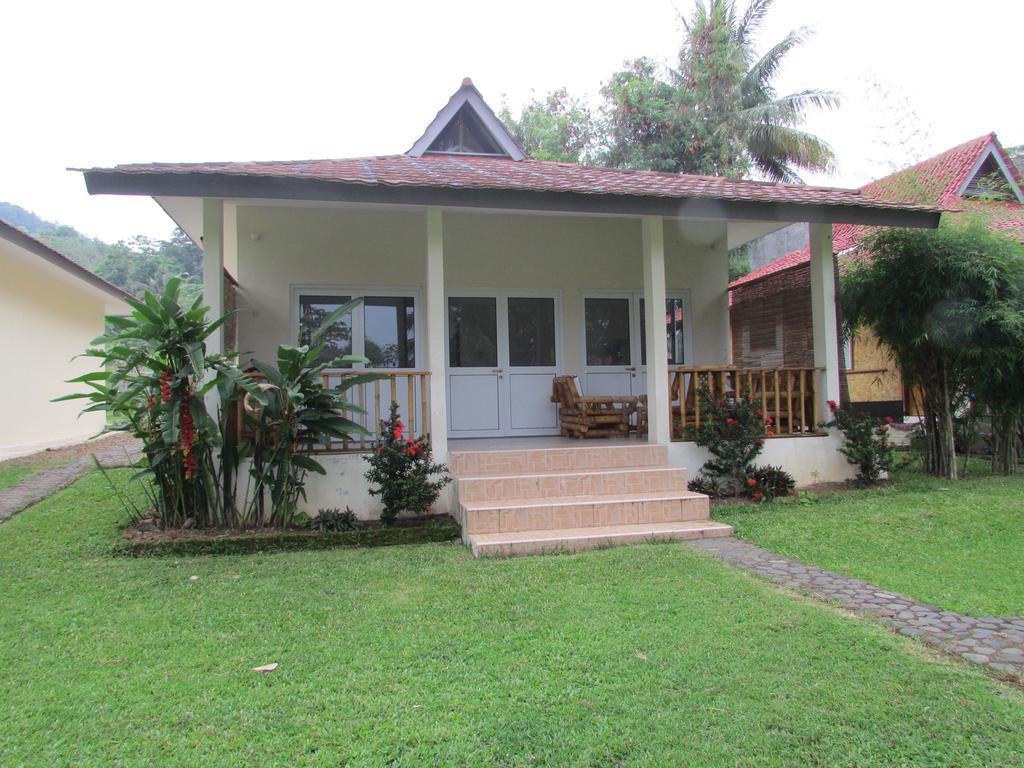 Ocean Queen Resort Cisolok Ngoại thất bức ảnh