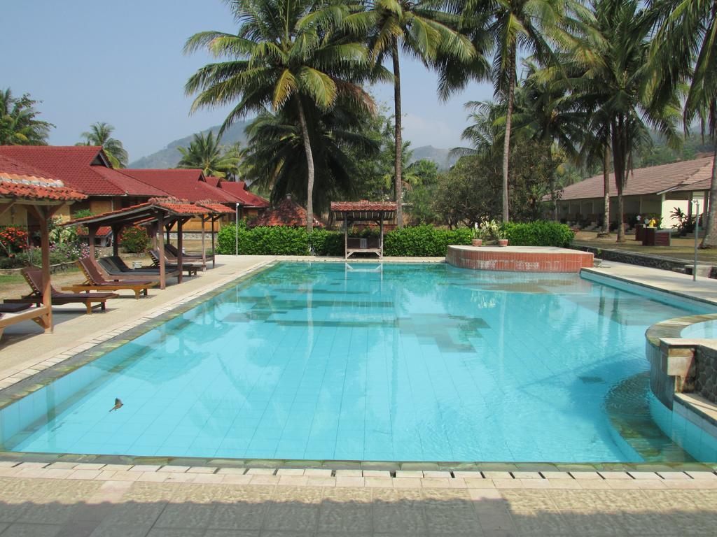 Ocean Queen Resort Cisolok Ngoại thất bức ảnh