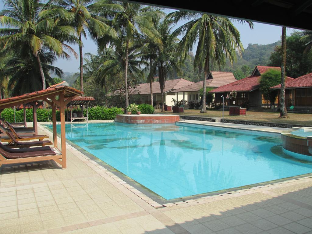 Ocean Queen Resort Cisolok Ngoại thất bức ảnh