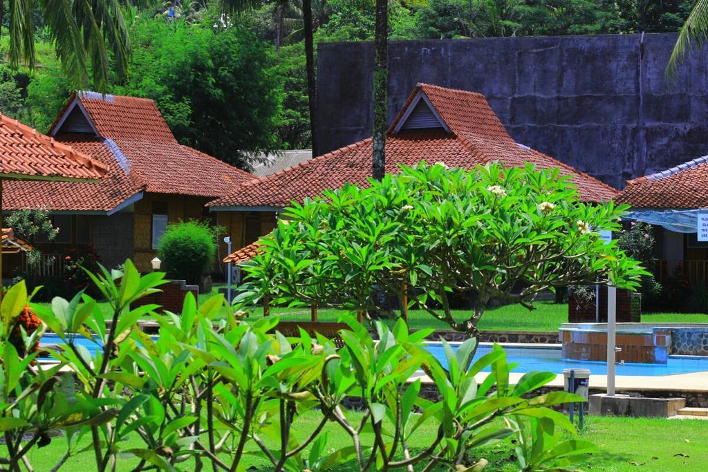 Ocean Queen Resort Cisolok Ngoại thất bức ảnh