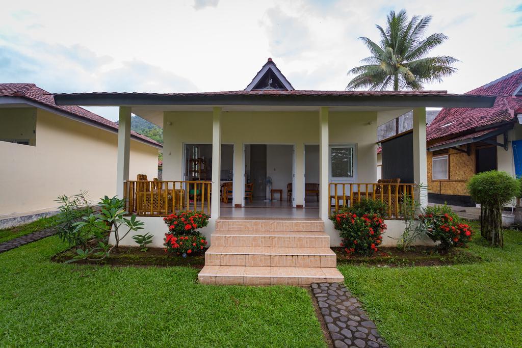 Ocean Queen Resort Cisolok Ngoại thất bức ảnh