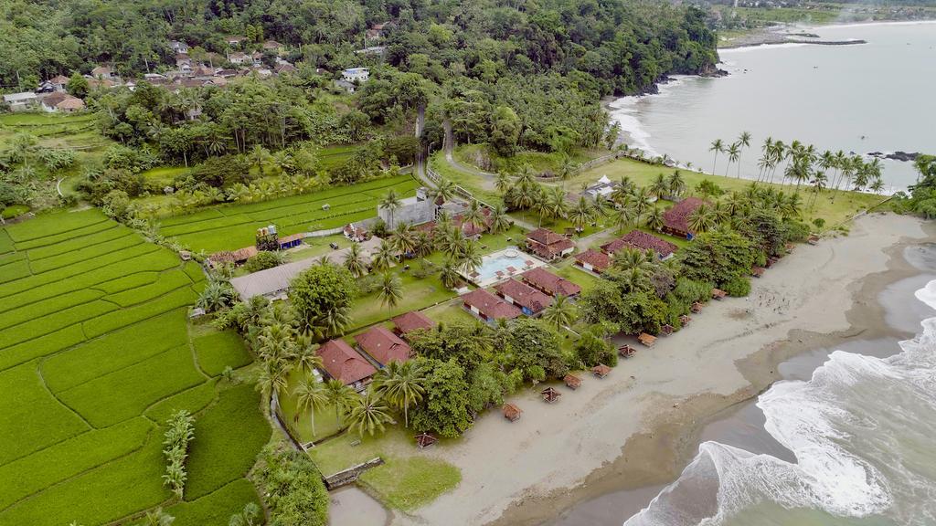 Ocean Queen Resort Cisolok Ngoại thất bức ảnh